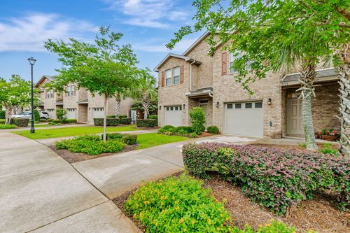 8726 Brown Pelican Cir, Navarre, FL, 32566-3626 | Card Image