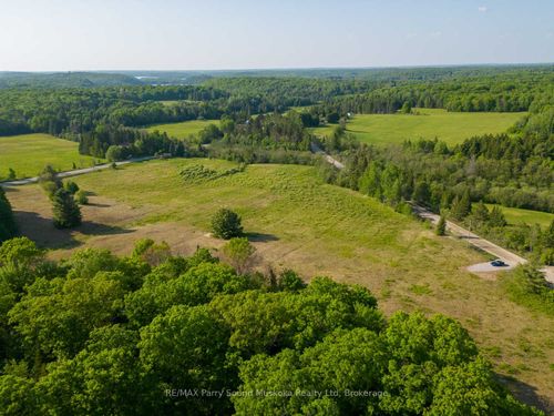 2899 Midlothian Rd, Burks Falls, ON, P0A1C0 | Card Image