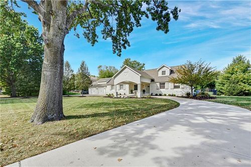 3900 W 142nd Drive Drive, Leawood, KS, 66224 | Card Image