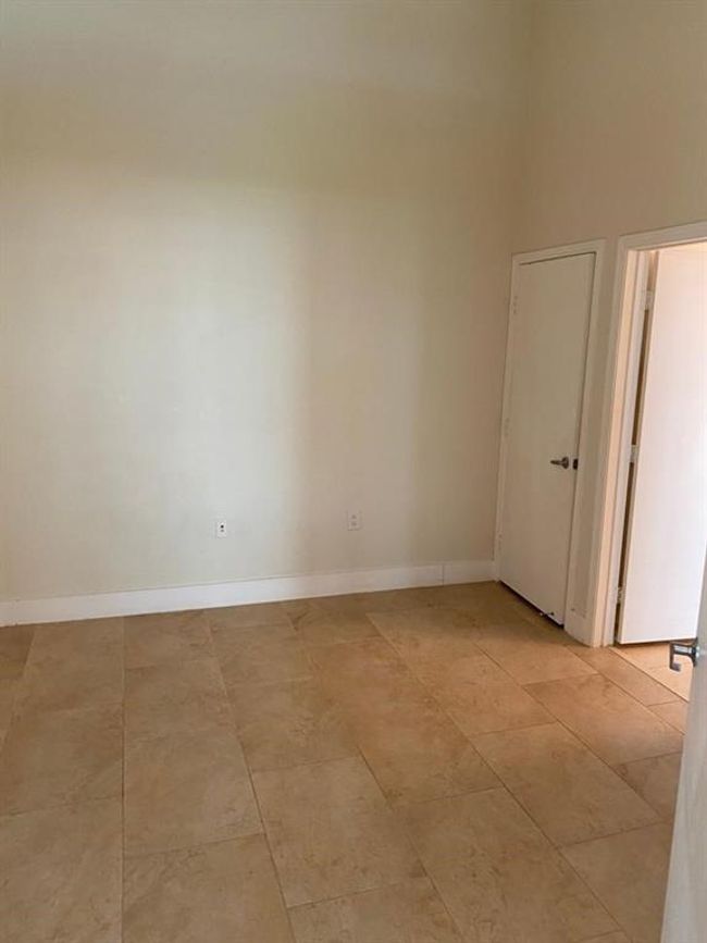 APT-305 - 9066 Sw 73 Rd Ct, Condo with 2 bedrooms, 1 bathrooms and null parking in Pinecrest FL | Image 6