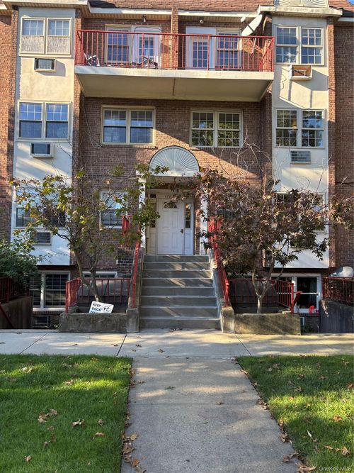 4h-17239 Highland Avenue, New York, NY, 11432 | Card Image