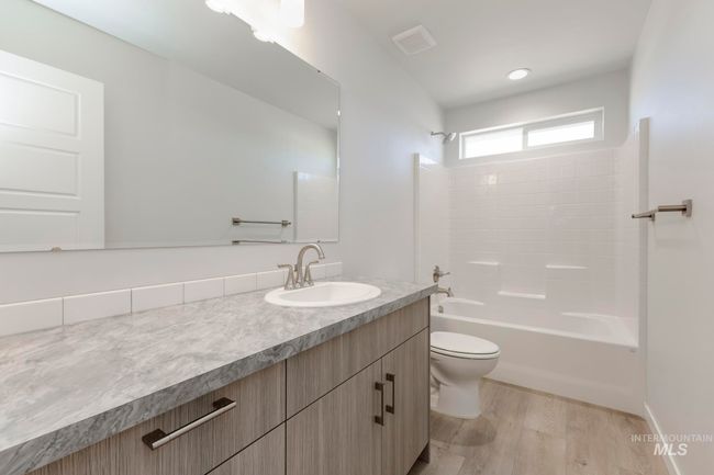 5302 E Burnte Peak St, House other with 4 bedrooms, 3 bathrooms and 3 parking in Nampa ID | Image 21