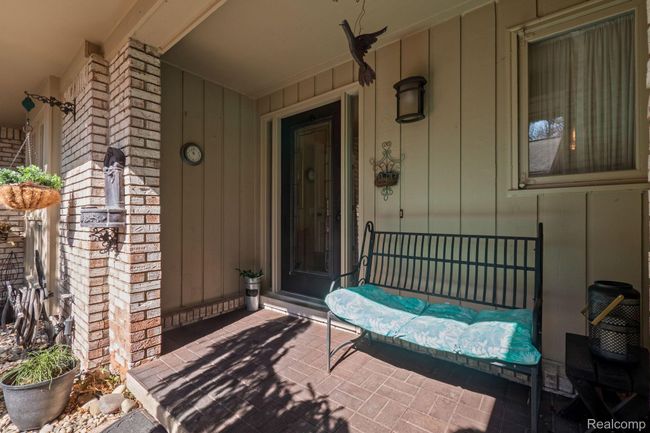 1339 Knollcrest Cir, Condo with 3 bedrooms, 3 bathrooms and null parking in Bloomfield Hills MI | Image 7