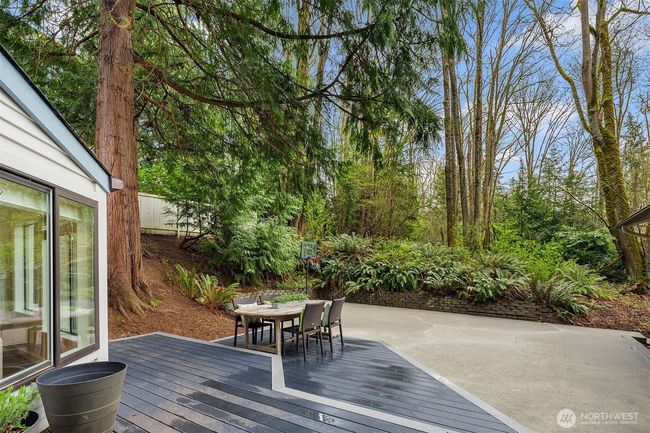 8475 Se 45 Th St, House other with 4 bedrooms, 3 bathrooms and 2 parking in Mercer Island WA | Image 28