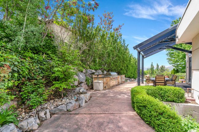 View of patio / terrace with area for grilling and grilling area | Image 101