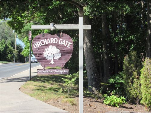 unit-1b-125 Smith Ave, Greenville, RI, 02828-1636 | Card Image