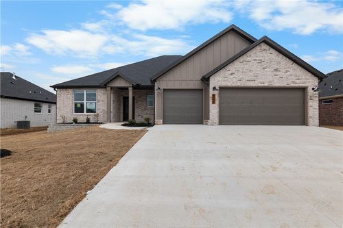 4773 Farmhouse St, Tontitown, AR, 72762-5396 | Card Image