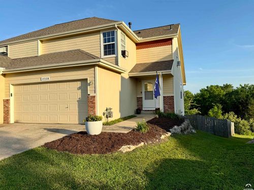 1532B Legend Trail Dr, Lawrence, KS, 66047-2559 | Card Image