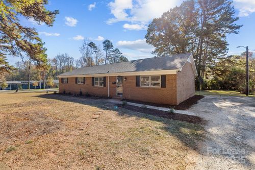 5240 Adams Dr, Charlotte, NC, 28215-2001 | Card Image