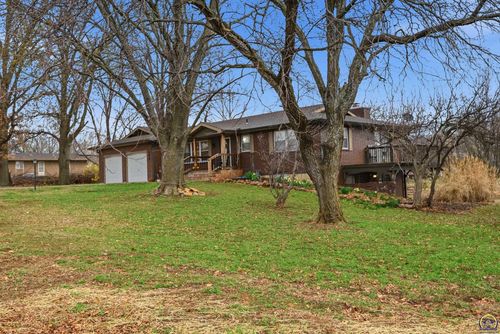 208 Sunflower Blvd, Ozawkie, KS, 66070-9503 | Card Image