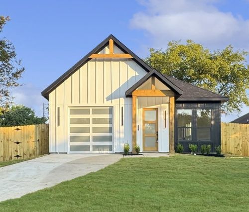 1833 Atlas Dr, Dallas, TX, 75216-8323 | Card Image