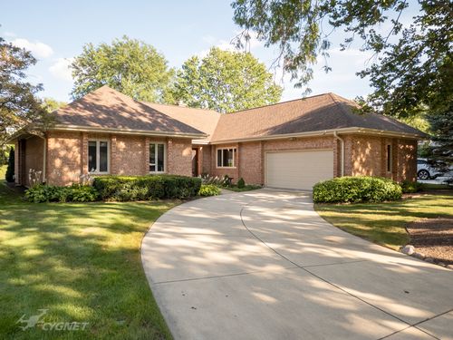 2S015 Ironwood Ln, Wheaton, IL, 60189-7398 | Card Image