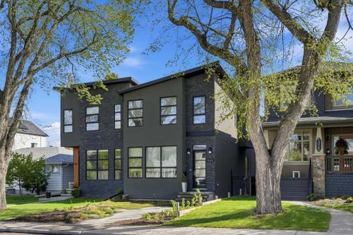 1923 49 Ave Sw, Calgary, AB, T2T2V3 | Card Image