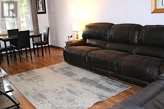 3372 Hemlock Rd, Home with 3 bedrooms, 2 bathrooms and null parking in Windsor ON | Image 4