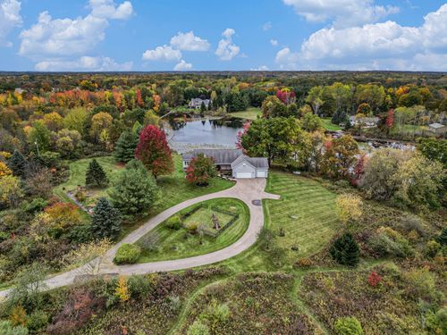 9480 Vincent Ave Se, Alto, MI, 49302-9743 | Card Image