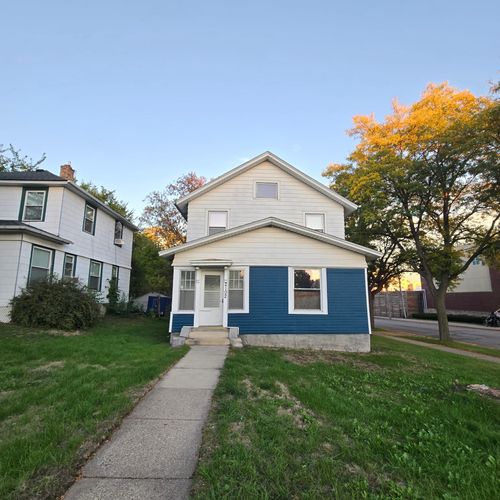 2102 Lyndale Ave N, Minneapolis, MN, 55411-2735 | Card Image