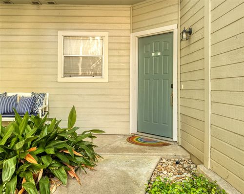 m1311-2450 Wickersham Ln, Austin, TX, 78741-4776 | Card Image