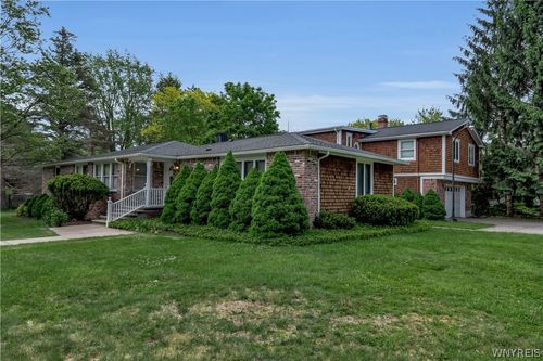 8165 Miles Rd, East Amherst, NY, 14051-1525 | Card Image