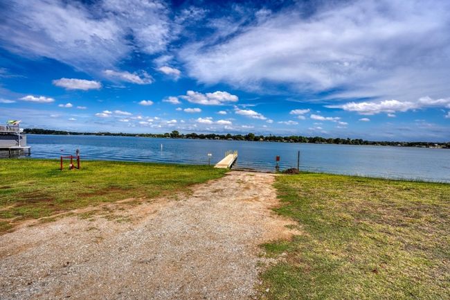 City park View of water feature | Image 8