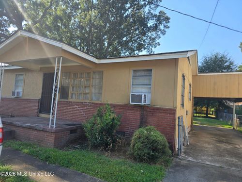 2013 W Ridgeway St, Jackson, MS, 39213-6454 | Card Image