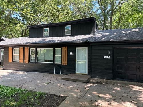 913 S Hocker Ave, Independence, MO, 64050-4517 | Card Image