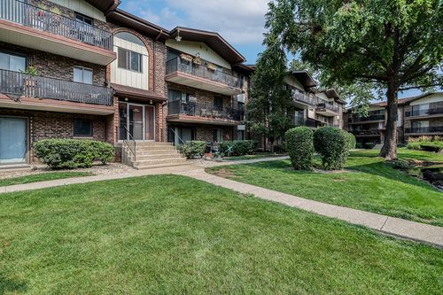 1015-13913 James Dr, Crestwood, IL, 60418-4162 | Card Image