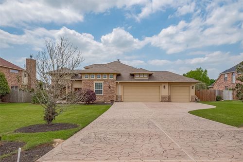 18890 Serene Water Dr, Montgomery, TX, 77356-3705 | Card Image