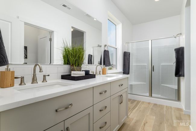1330 W Regency Ridge Dr, House other with 3 bedrooms, 3 bathrooms and 2 parking in Meridian ID | Image 10