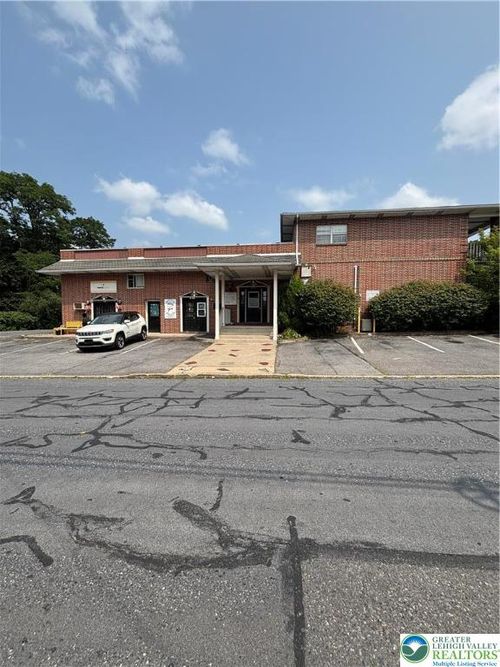 2027 Willow Park Rd, BETHLEHEM, PA, 18020-5653 | Card Image
