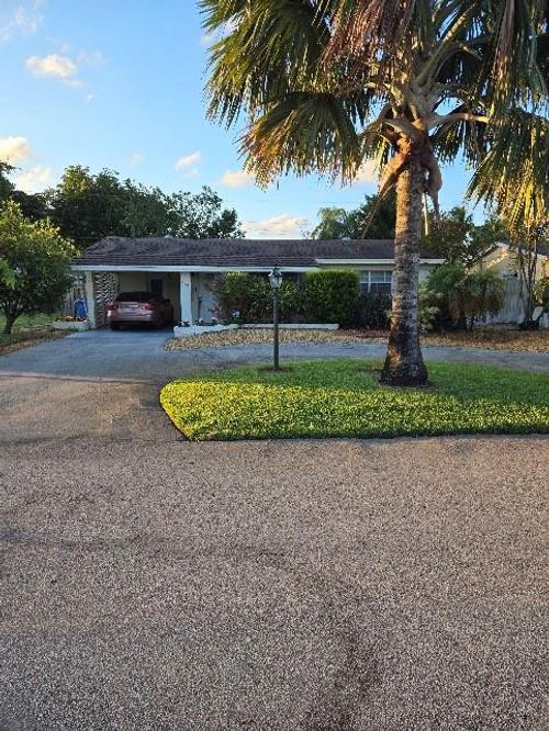 311 Ne 42nd St, Oakland Park, FL, 33334-1406 | Card Image