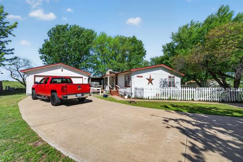 1204 E Idlewild Dr, Wichita, KS, 67216-2023 | Card Image