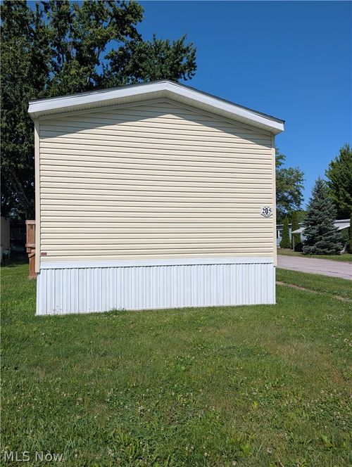 205 Greenbriar Drive, Elyria, OH, 44035 | Card Image