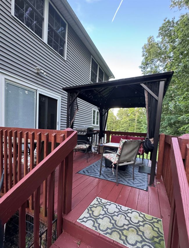 APT-1 - 26 Scribner Rd, Condo with 3 bedrooms, 3 bathrooms and null parking in Fremont NH | Image 12
