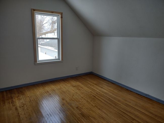 Original hardwood floors bed 1 | Image 42
