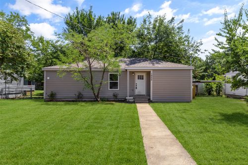 1922 Pembroke St, Irving, TX, 75060-4610 | Card Image