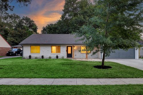 10155 Hanka Dr, Houston, TX, 77043-4317 | Card Image