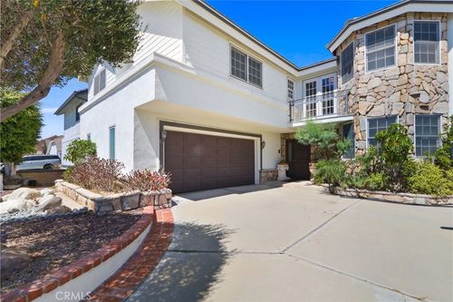 3561 Venture Dr, Huntington Beach, CA, 92649-2535 | Card Image