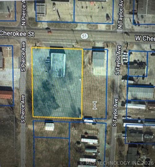 705 W Cherokee St, Wagoner, OK, 74467-4613 | Card Image