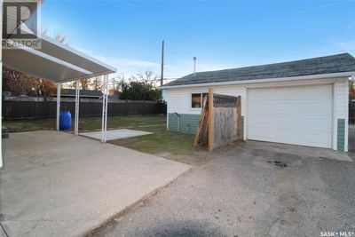 416 2 Nd Ave Se, House other with 4 bedrooms, 2 bathrooms and null parking in Swift Current SK | Image 2