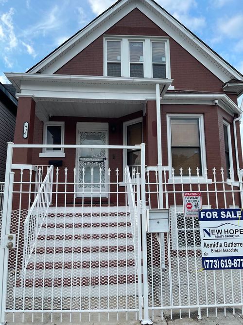 906 W 71st St, CHICAGO, IL, 60621-1720 | Card Image