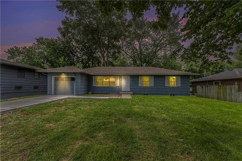 5013 N Fremont Ave, Kansas City, MO, 64119-3872 | Card Image