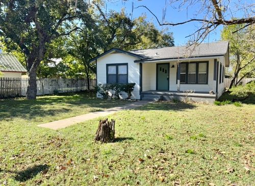 110 E 8th St, Elgin, TX, 78621-1610 | Card Image