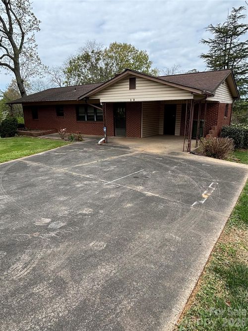 819 N Piedmont Ave, Kings Mountain, NC, 28086-2150 | Card Image