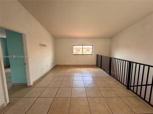 202-7952 W 29th Way, Hialeah, FL, 33018-7266 | Card Image