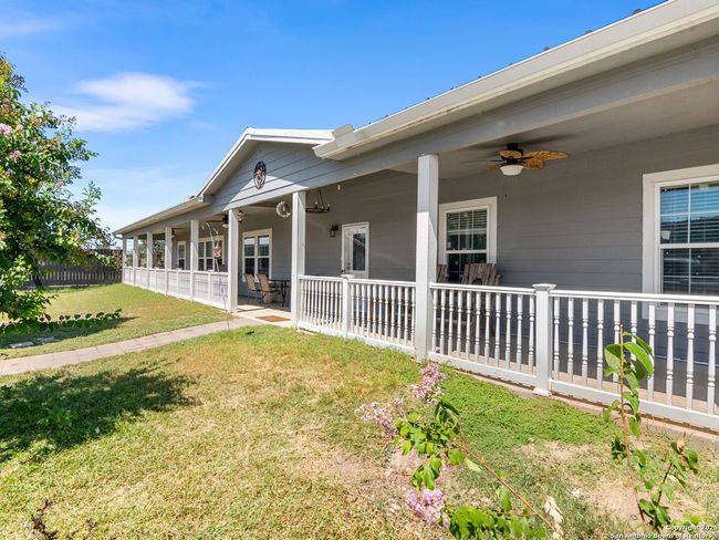 11890 Ranch Road 965, House other with 6 bedrooms, 4 bathrooms and null parking in Fredericksburg TX | Image 10