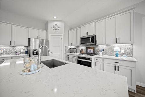 13316 Bear Creek Ct, Conroe, TX, 77384-2033 | Card Image