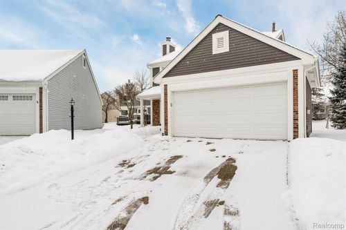 388 Huntington Court, Rochester Hills, MI, 48307 | Card Image