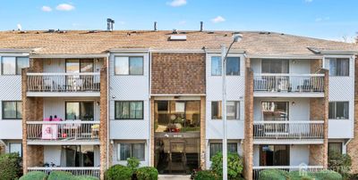 906 Edison Glen Terrace, Townhouse with 2 bedrooms, 2 bathrooms and null parking in Edison NJ | Image 1