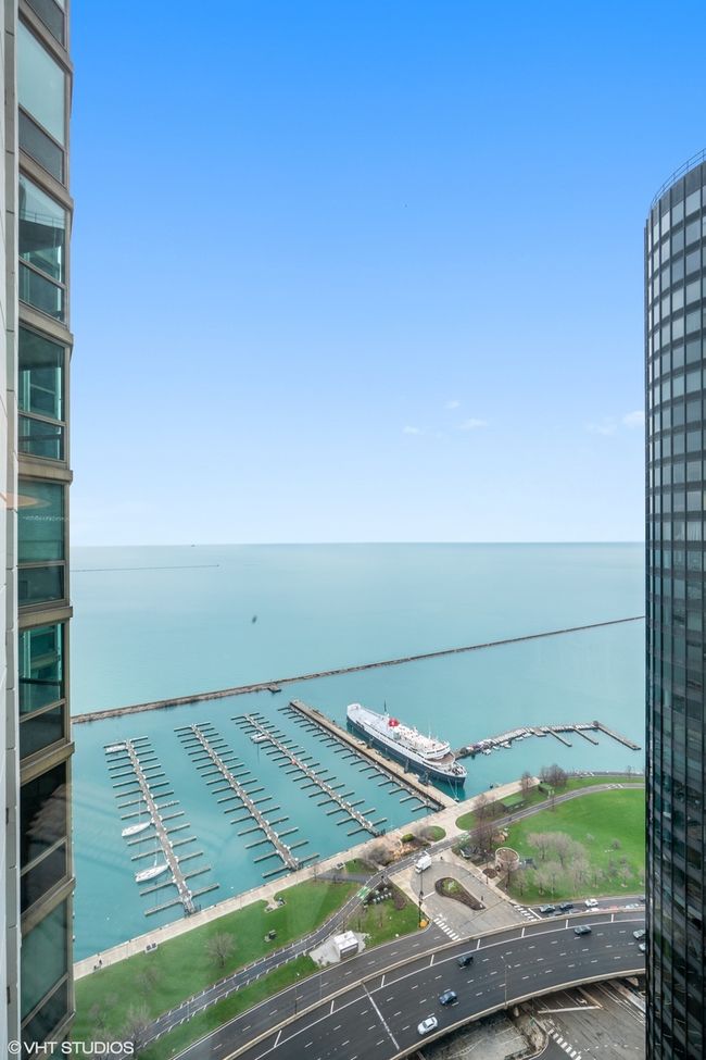 APT-4305 - 195 Harbor Dr, Condo with 2 bedrooms, 2 bathrooms and 1 parking in Chicago IL | Image 13