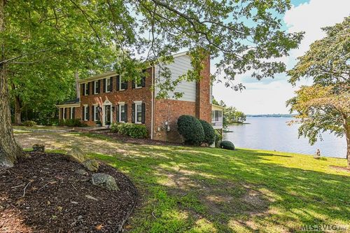 311 Riverside Trl, Roanoke Rapids, NC, 27870-9576 | Card Image